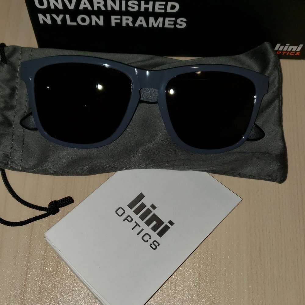 BNUS- GREY/ BLACK POLARIZED SUNGLASSES